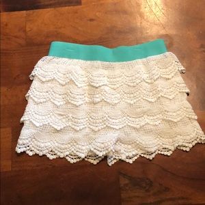 girls scalloped shorts
